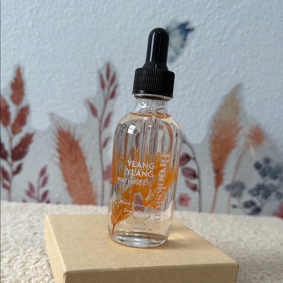 Brookstone 100% pure essential oil: Botanical Collention-Ylang Ylang Calm - Picture 2 of 6